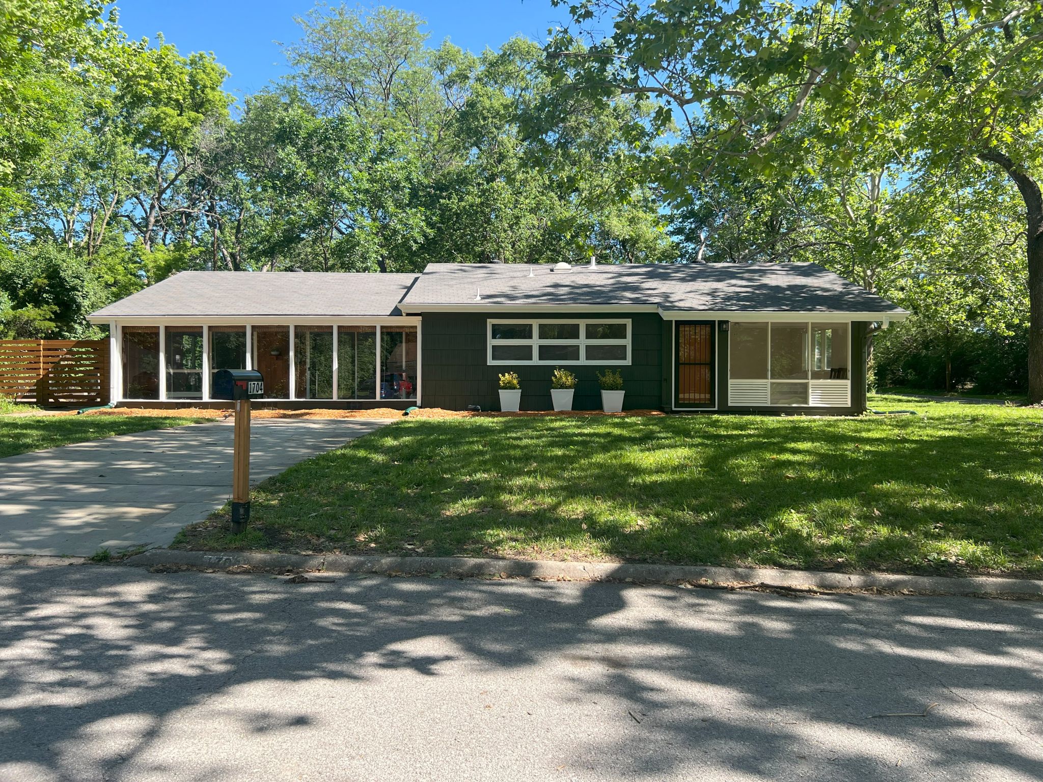 Campus Cottage b