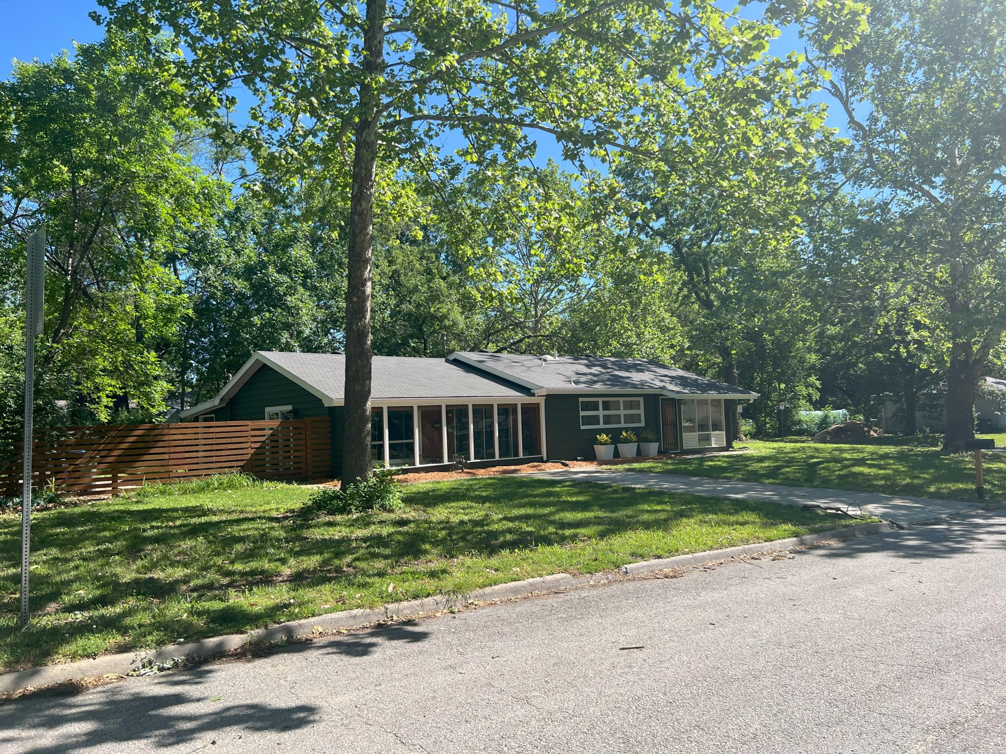 Campus Cottage c