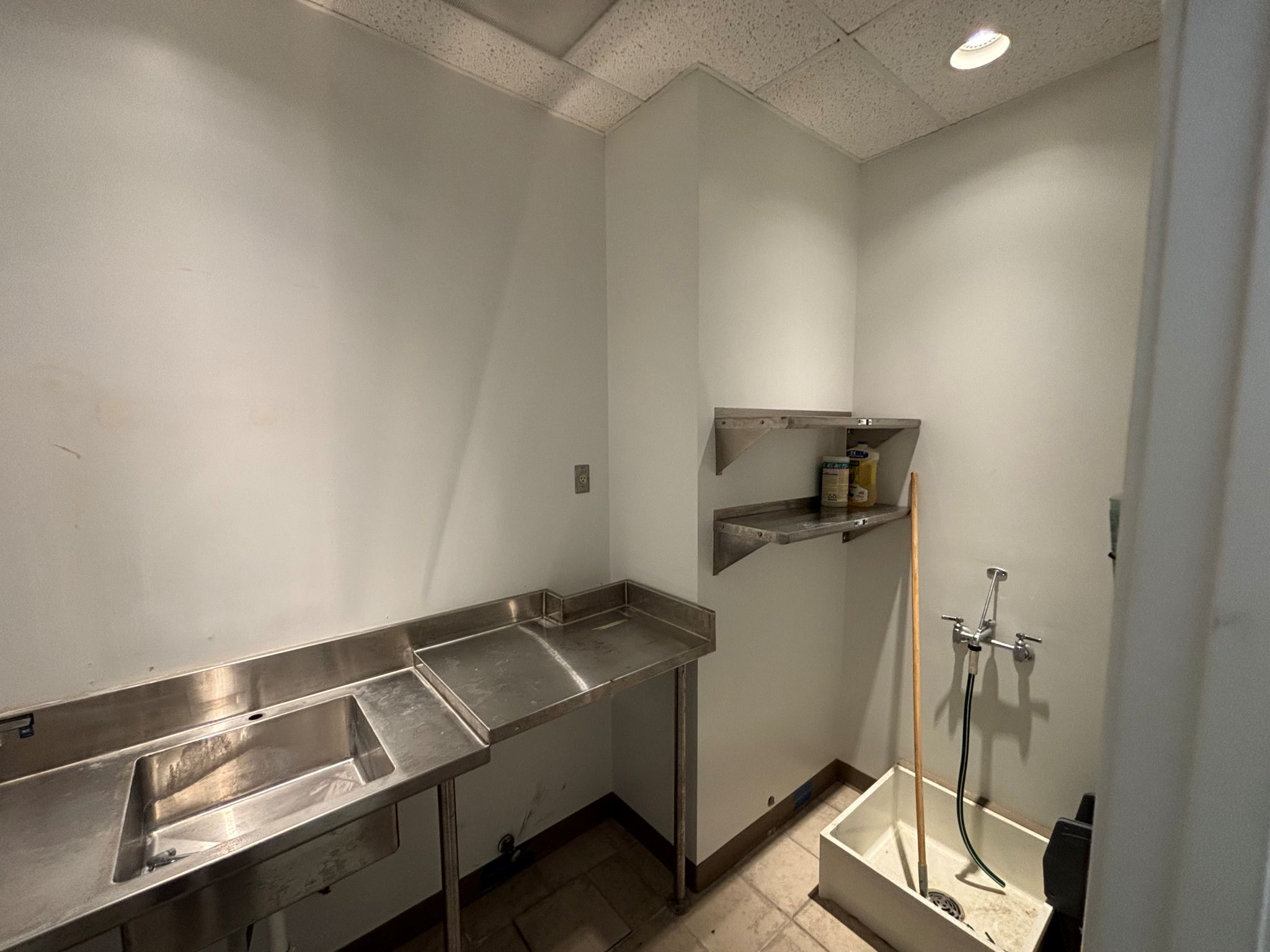 Ponderosa Drive 12 Washroom with Office 5