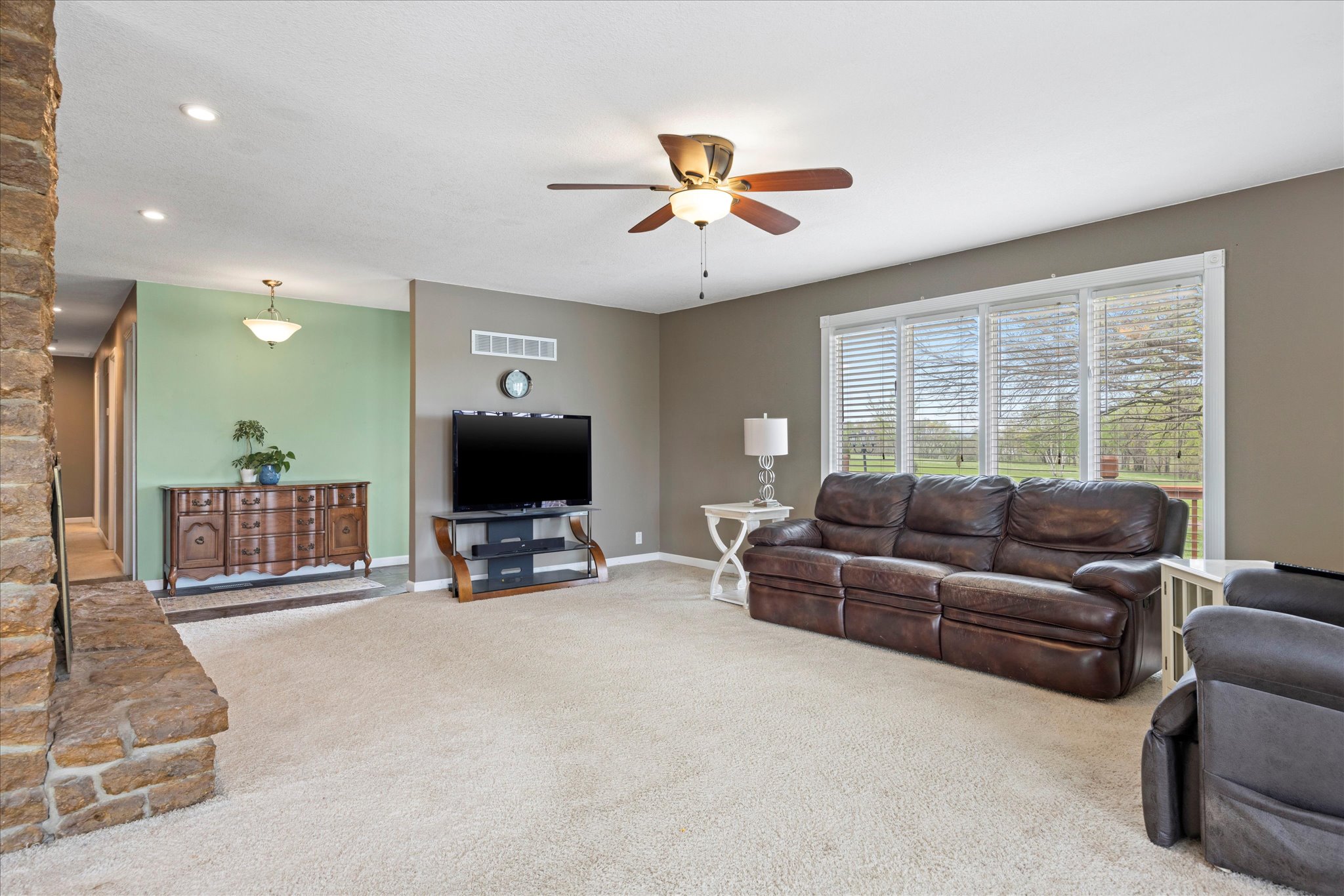 06-Living Room