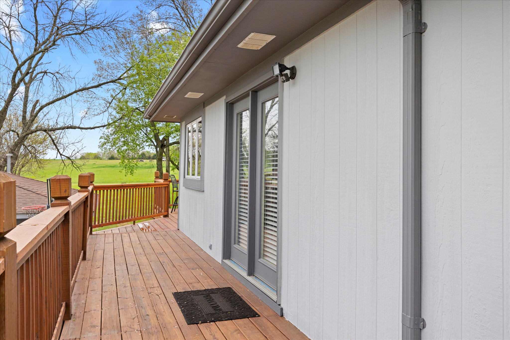 29-Side Deck View